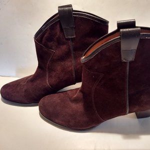 Array Chocolate Brown Suede Short Boots with leather lining Size 8 NEW w/o box